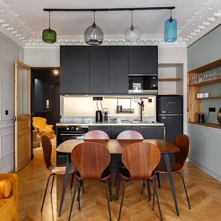 Aparthotel Stylish In The Heart Of